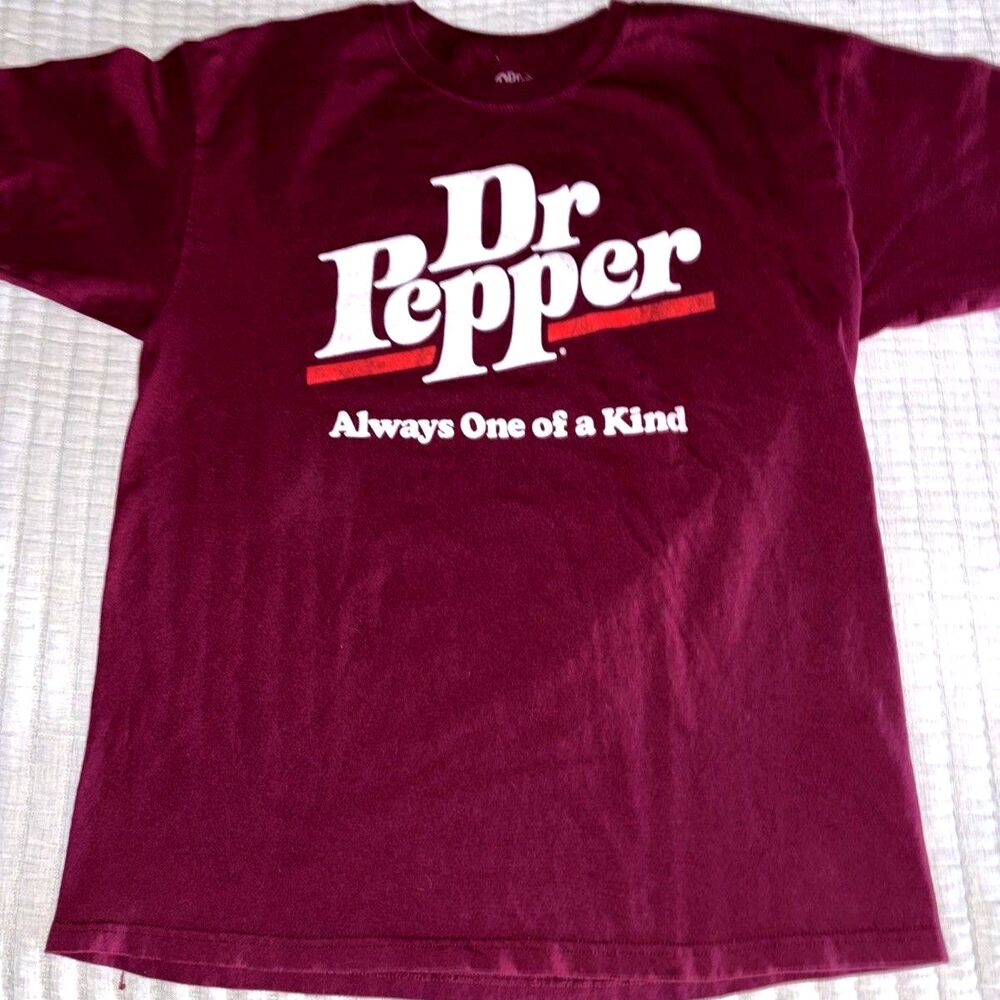 Dr Pepper Shirt Mens Medium Red Retro Logo Graphic Soda Pop Tee Tagless Cotton